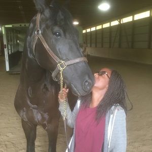 Meet your Posher, Kendra