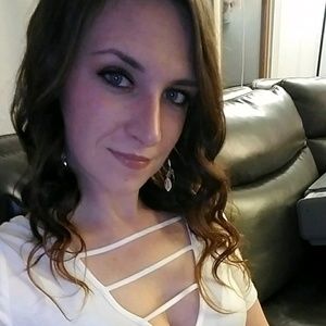 Meet your Posher, Alicia
