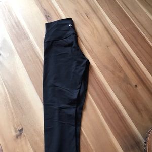 Sz 2 Wunder Under black 7/8 legging