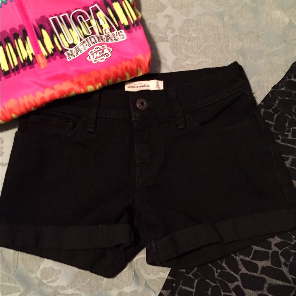 Abercrombie kids black shorts