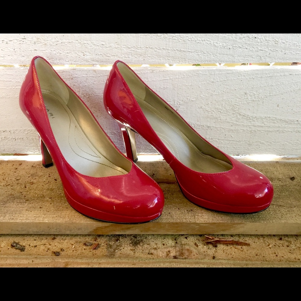 Tahari Candy apple red platform heels
