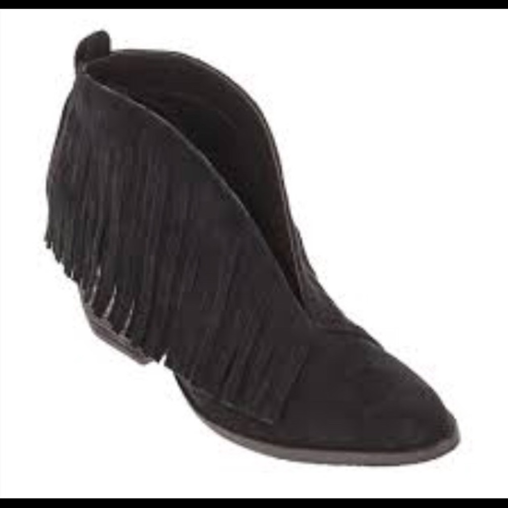 Fringe ankle booties 7.5