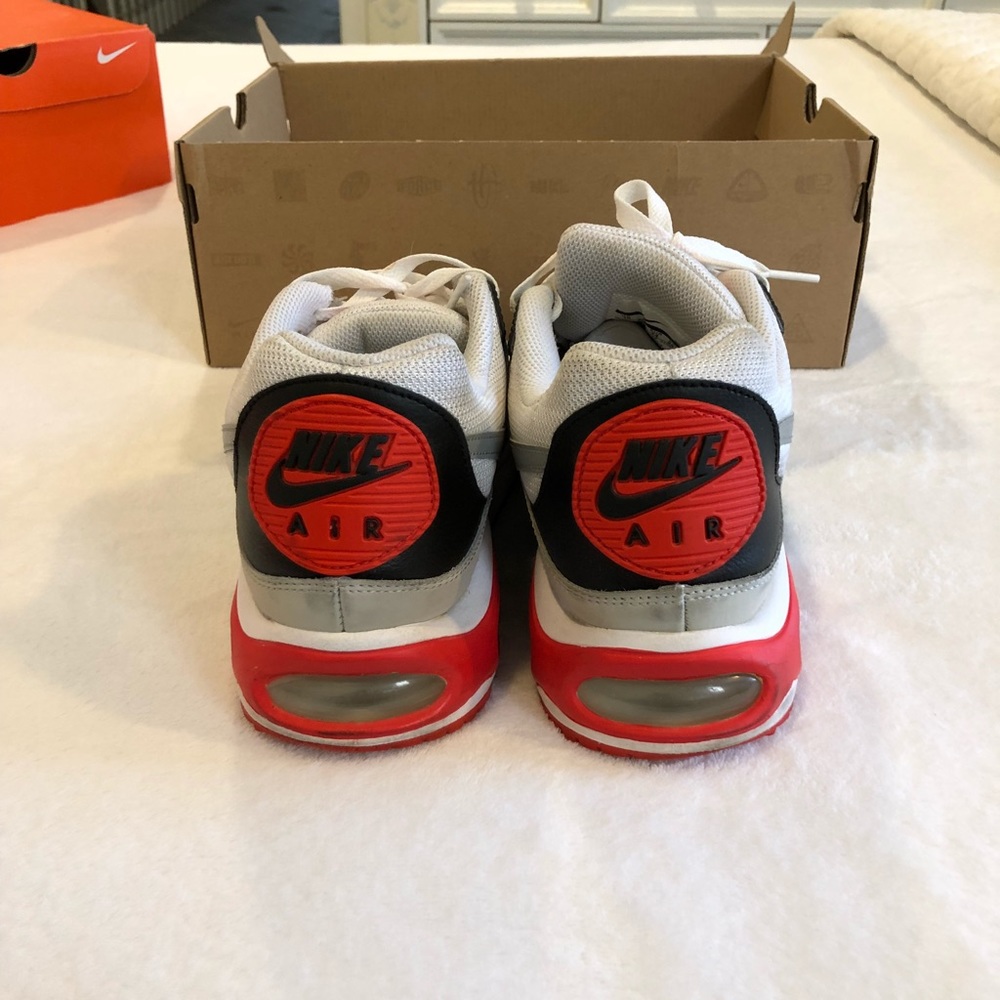 Air Max Skyline - Size 10 - great condition!