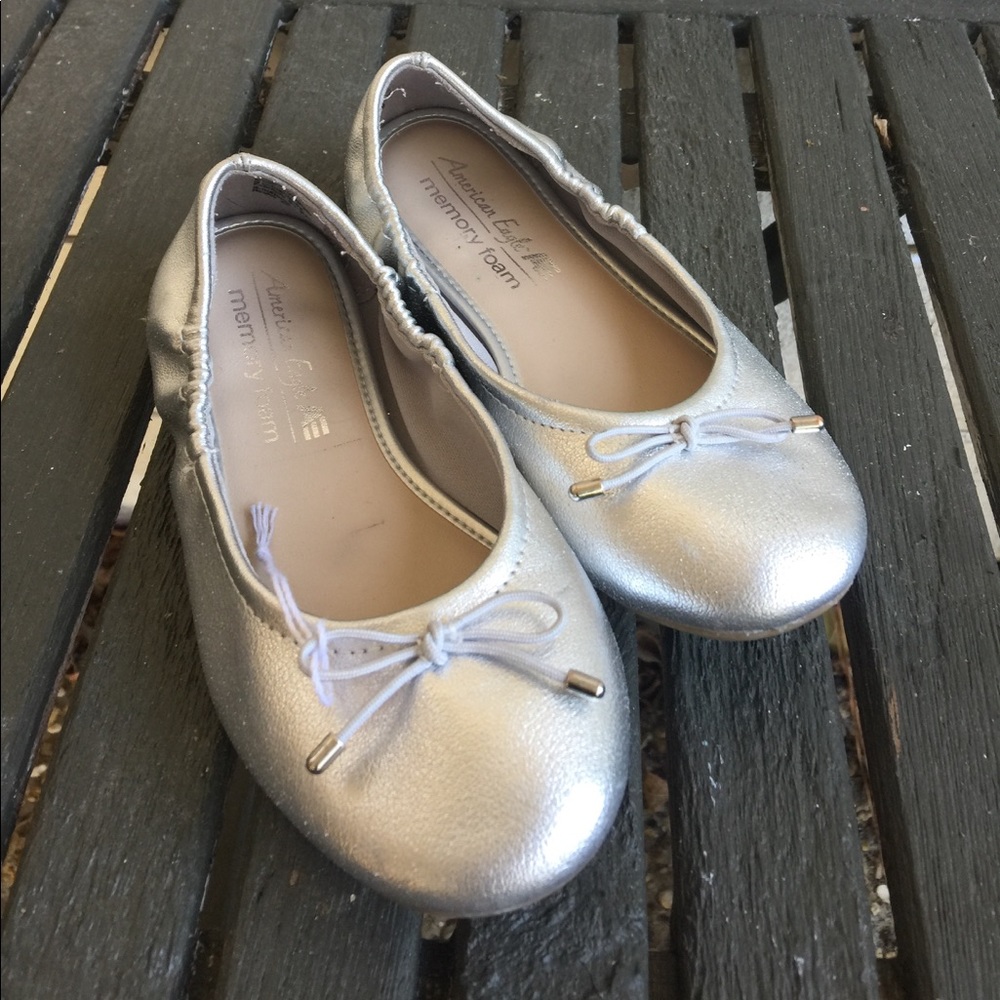 Brand new girls American Eagle ballet flats