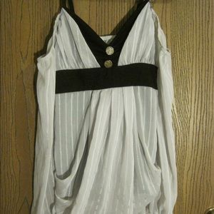 D.I.A cute cut out shoulder top