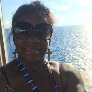 Meet your Posher, Sheila