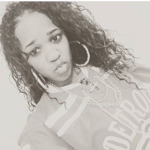 Meet your Posher, Jade