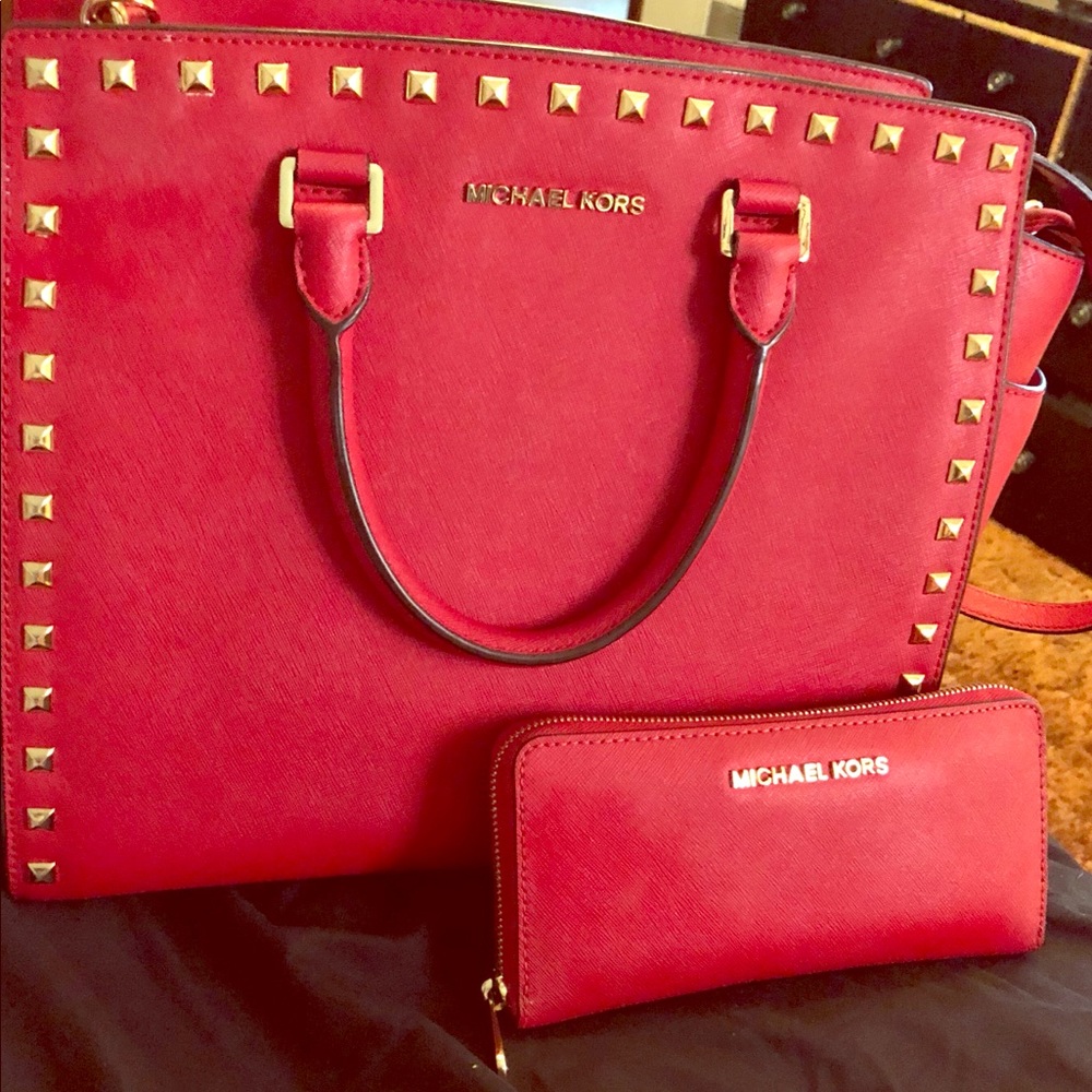 Michael Kors bag and wallet