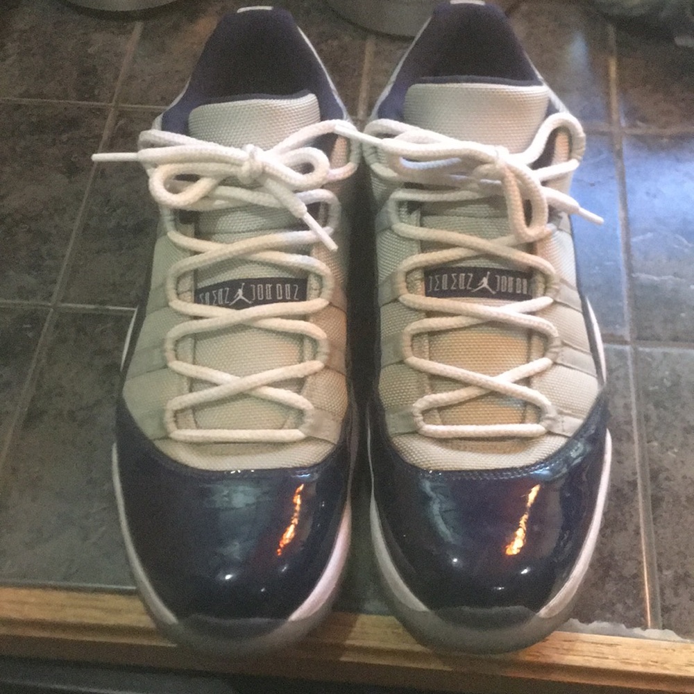 Air Jordan 11 retro Georgetowns low. 2015