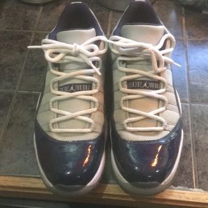 Air Jordan 11 retro Georgetowns low. 2015