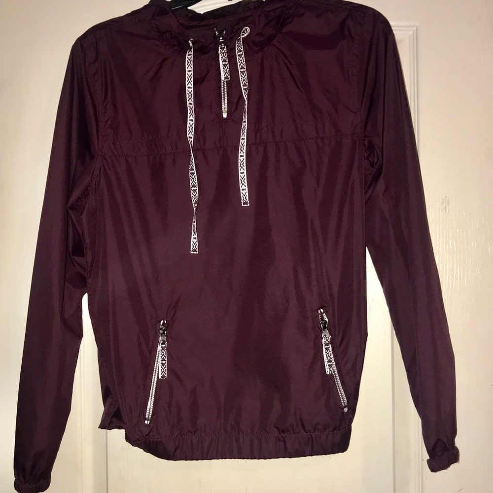 wind breaker pull over