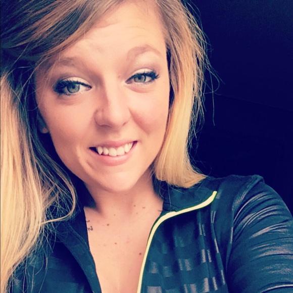 Meet your Posher, Katelyne - Picture 1 of 1