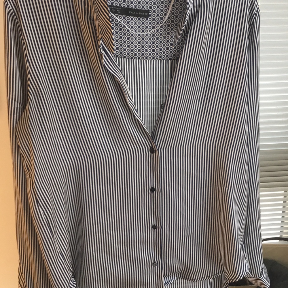 ZARA SILKY NAVY STRIPED BUTTON DOWN SIZE S