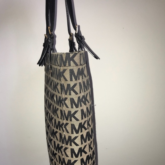 MK bag. 70$ OBO - Picture 3 of 5