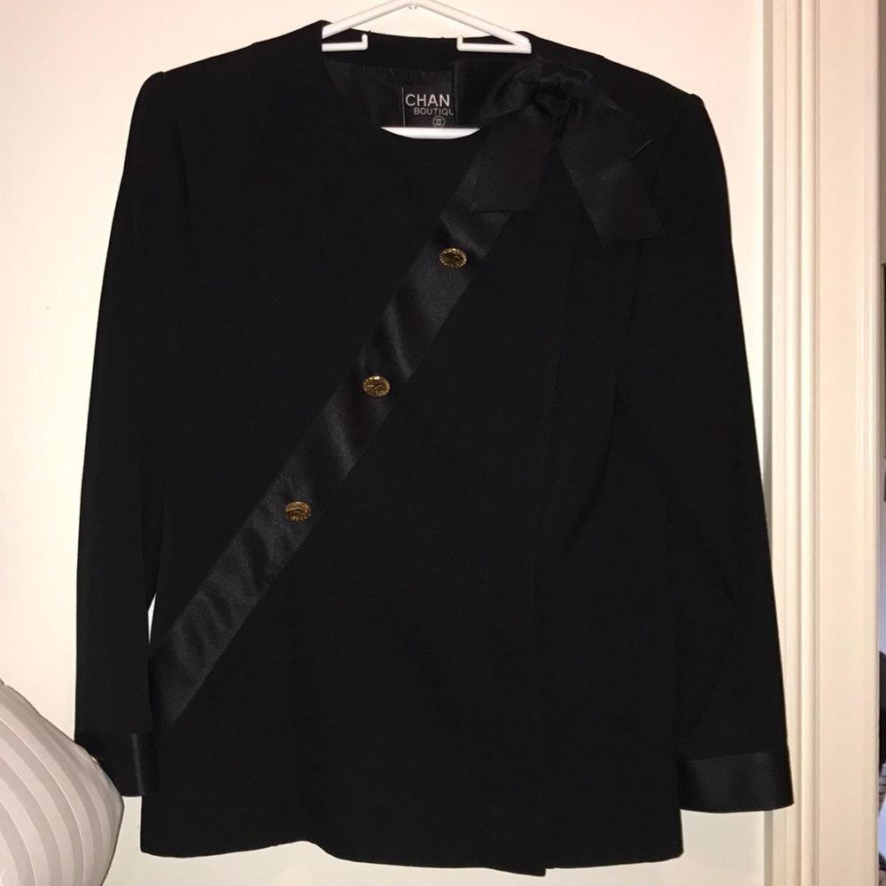 Vintage CHANEL 2pc Skirt Suit