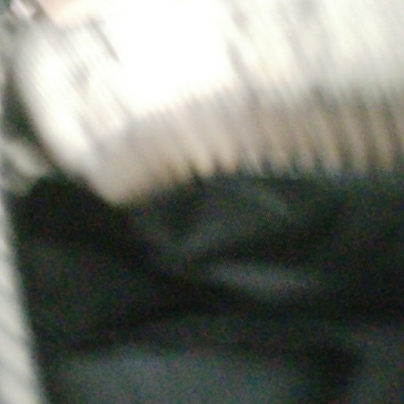 A cute d & b purse - Picture 2 of 2
