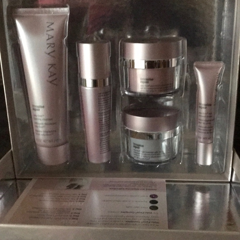 Mary Kay’s time wise repair set. Expired spf l