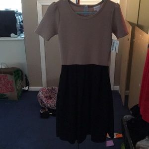 Beige and black Amelia