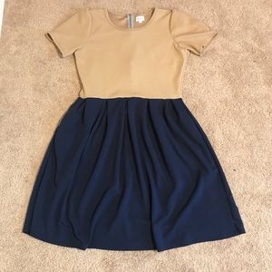 Lularoe Amelia dress with pockets 2XL EUC
