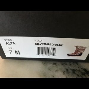 Khombu Alta Women size 7