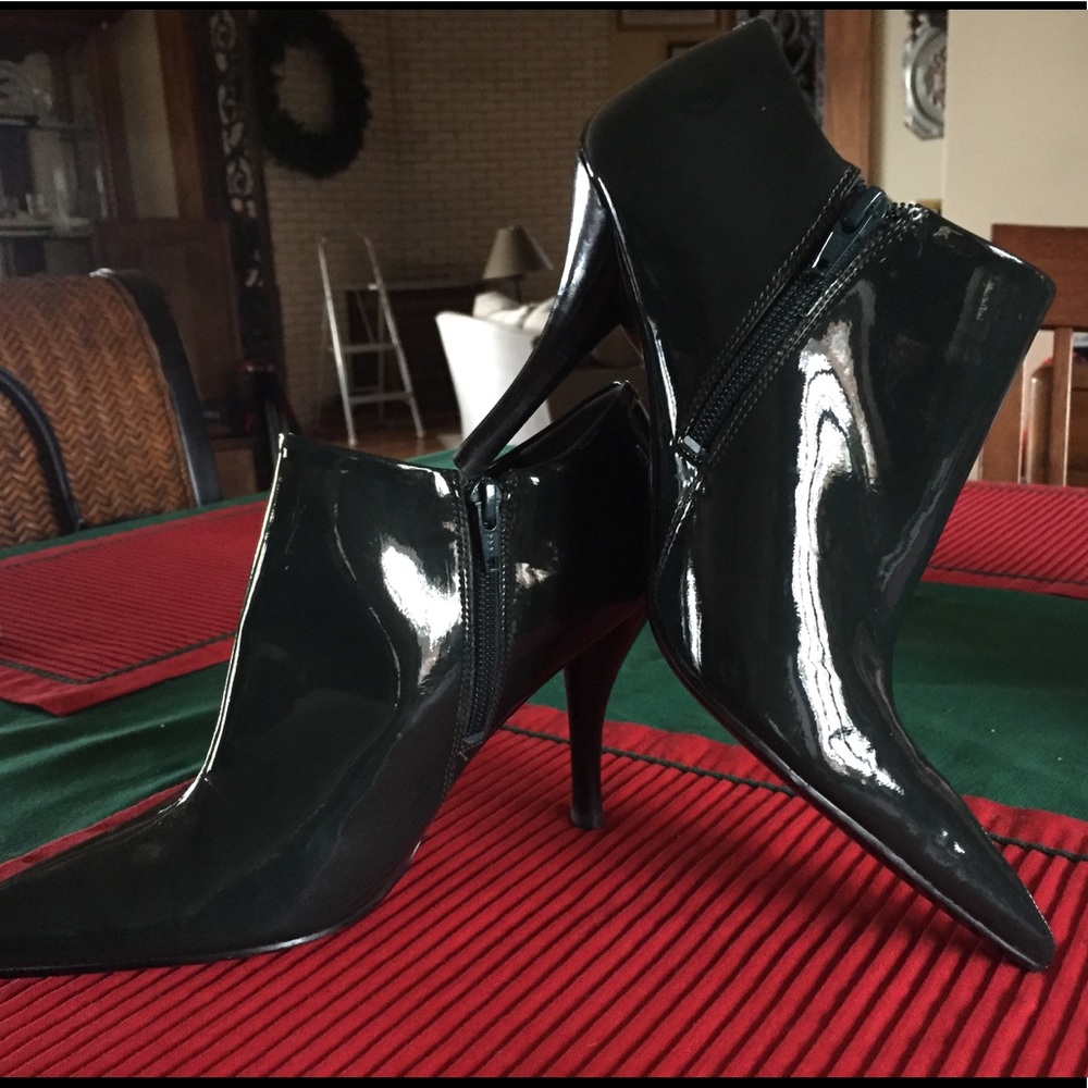 Nine West ankle booties heels