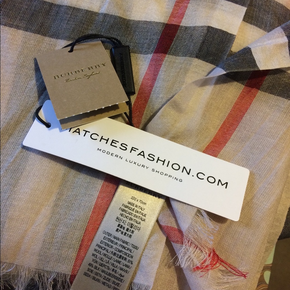💖HP💖 Burberry Wool and Silk Scarf （Price Firm - Picture 5 of 8
