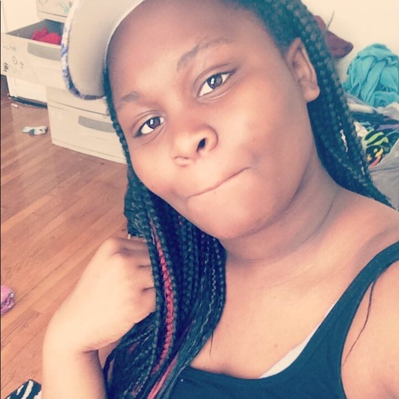 Meet your Posher, Raven - Picture 2 of 2