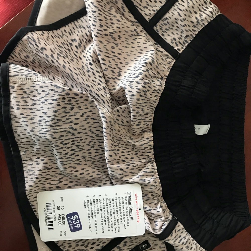NWT size 6 tracker shorts