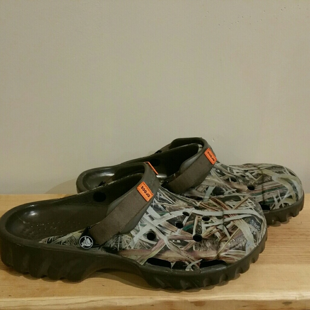 Men's crocs