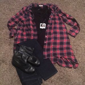 "Easel" Plaid Long Top.  Sz L