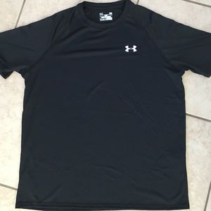 Brand New Men's Basic Under Armour Tee Size (L)