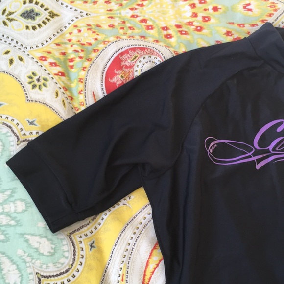 Cabrinha. New with tags. Women’s rash guard - Picture 2 of 4