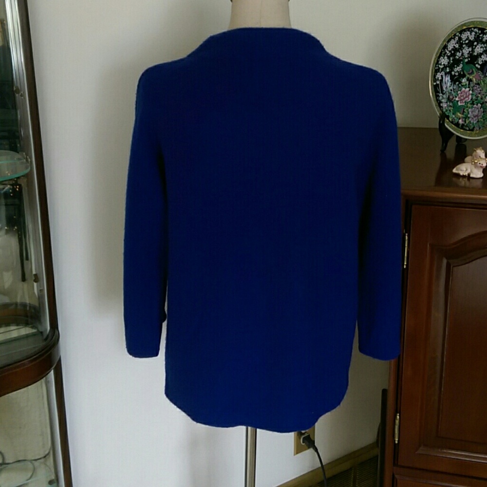 Cardigan - Picture 2 of 8