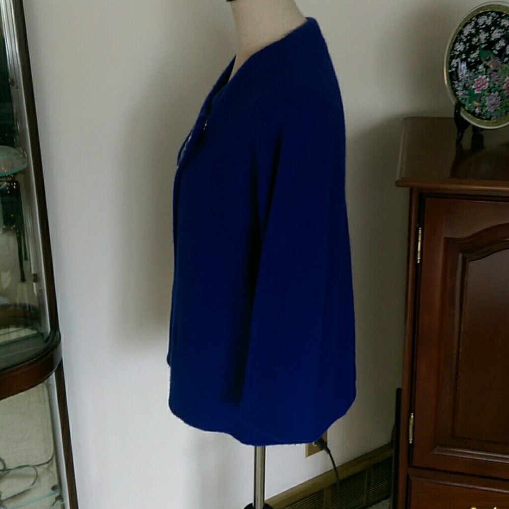 Cardigan - Picture 3 of 8