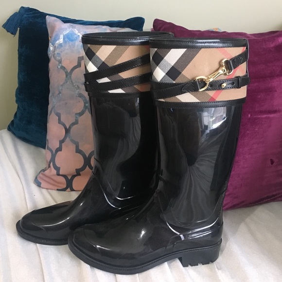 Burberry Shoes - { Burberry } Print Rain Boots Leather Buckle
