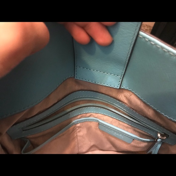 Michael kors purse - Picture 2 of 4
