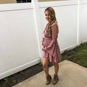 Meet your Posher, Dahlia