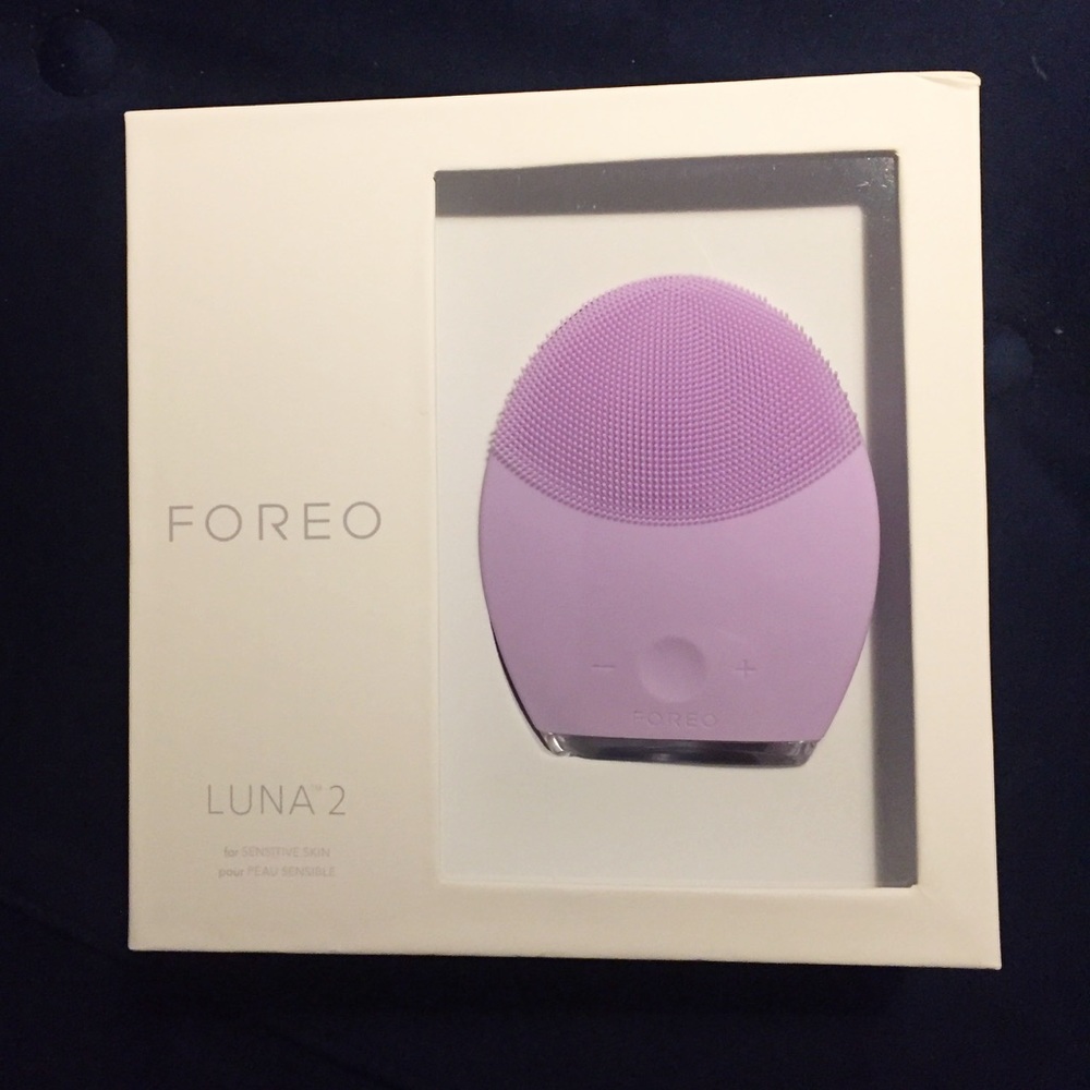 Foreo Luna 2 Sensitive Skin facial cleansing