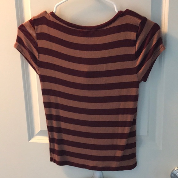 Striped Lace Up Crop Top - Picture 2 of 4