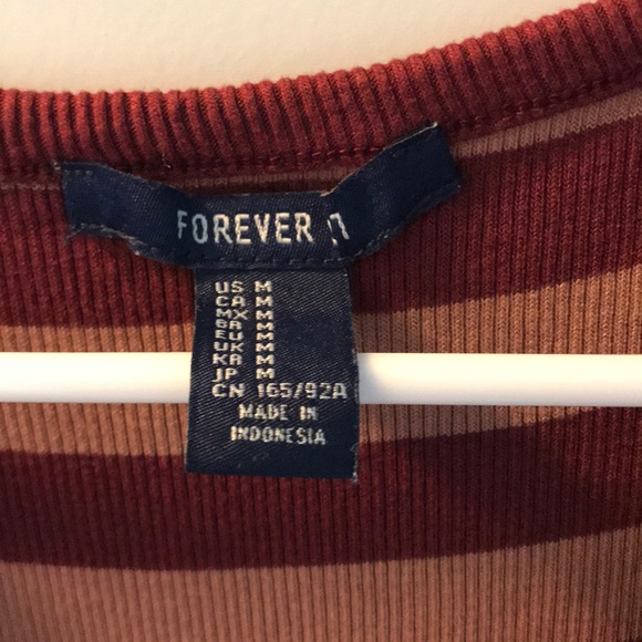 Striped Lace Up Crop Top - Picture 4 of 4