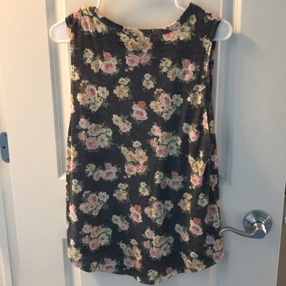 Gray Floral Muscle Tee - Picture 2 of 5
