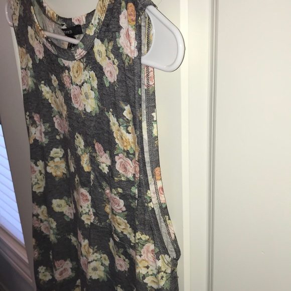 Gray Floral Muscle Tee - Picture 5 of 5