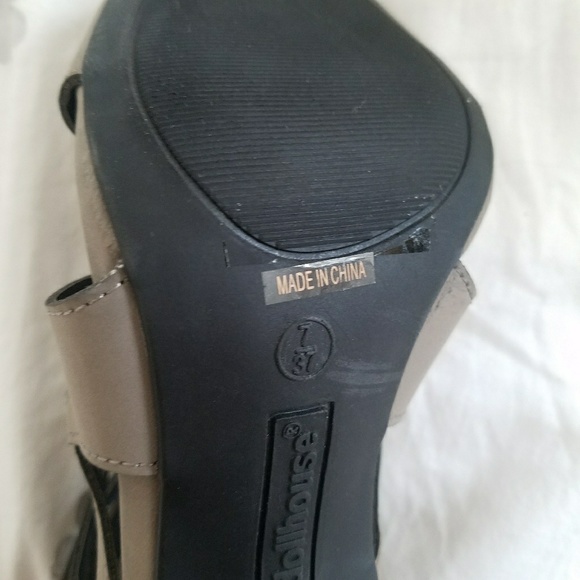 Taupe lazercut ankle booties - Picture 4 of 5