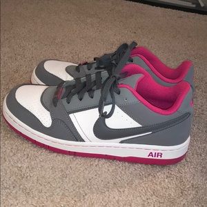 Nike Air tennis shoes