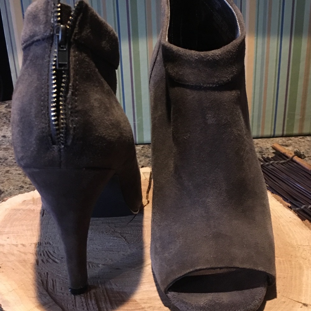 Steve Madden Open Toe Suede Statements ....... - image 4