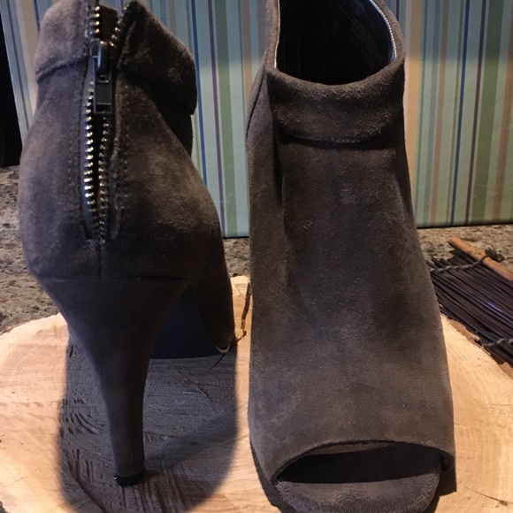 Steve Madden open toe suede statements ....... - Picture 4 of 6