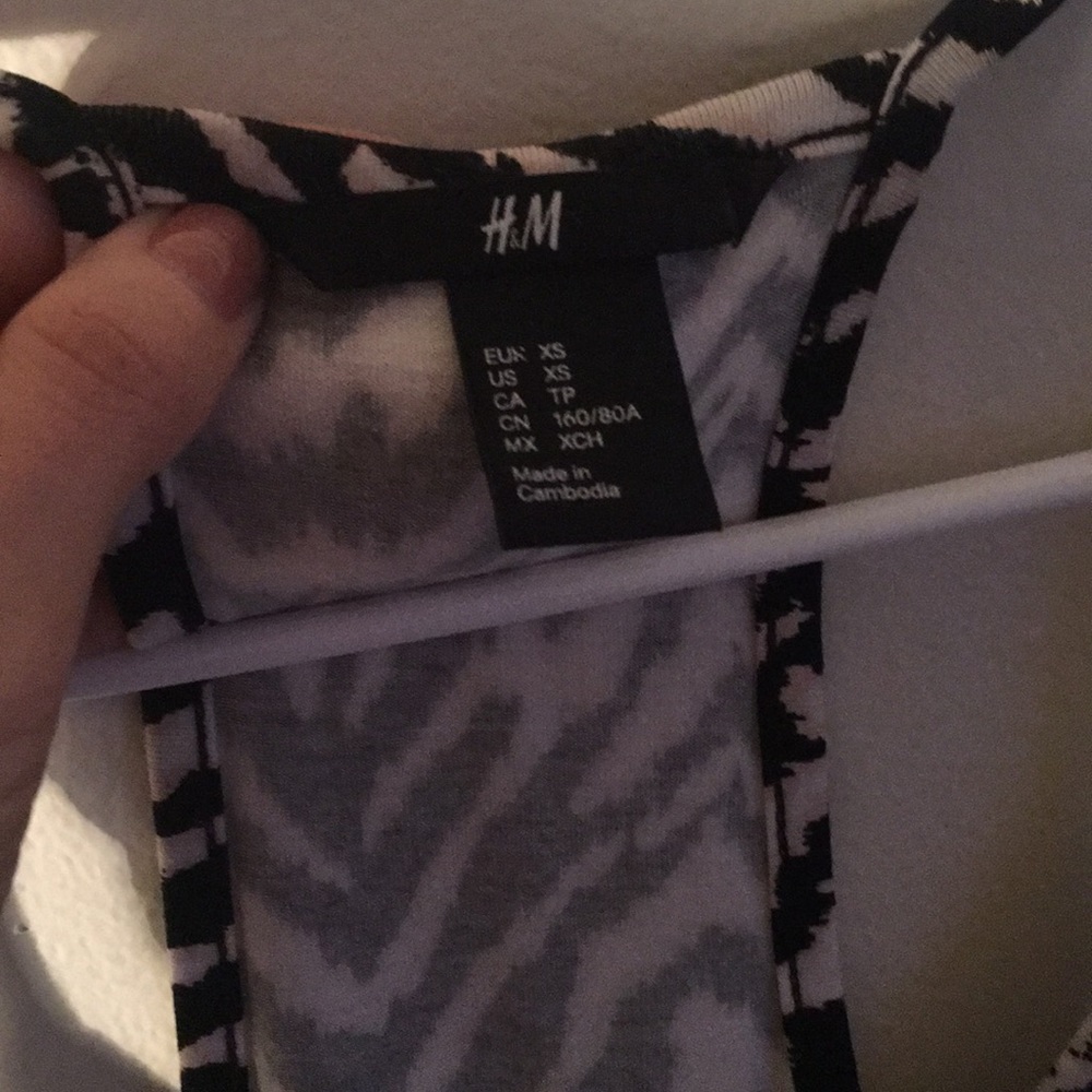 H&M dress - Picture 2 of 4