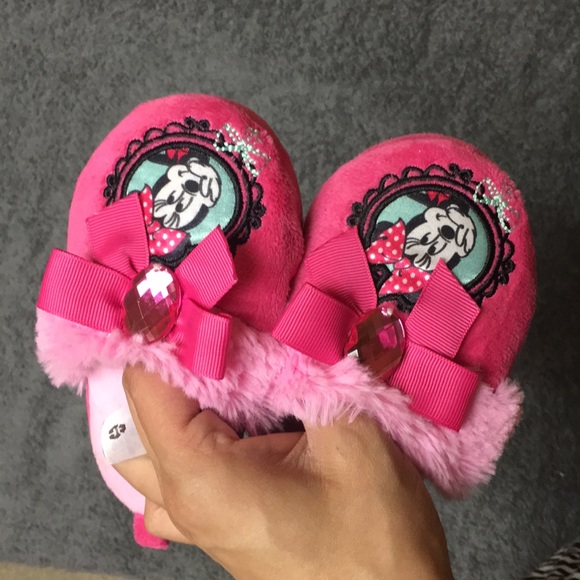 Minnie Mouse Slippers Size 5/6 - Picture 5 of 5