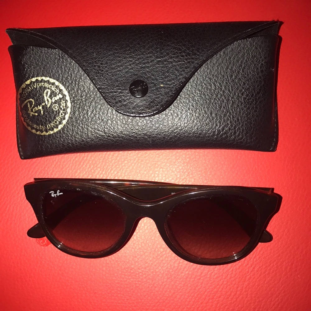 Model: Ray Ban 4203