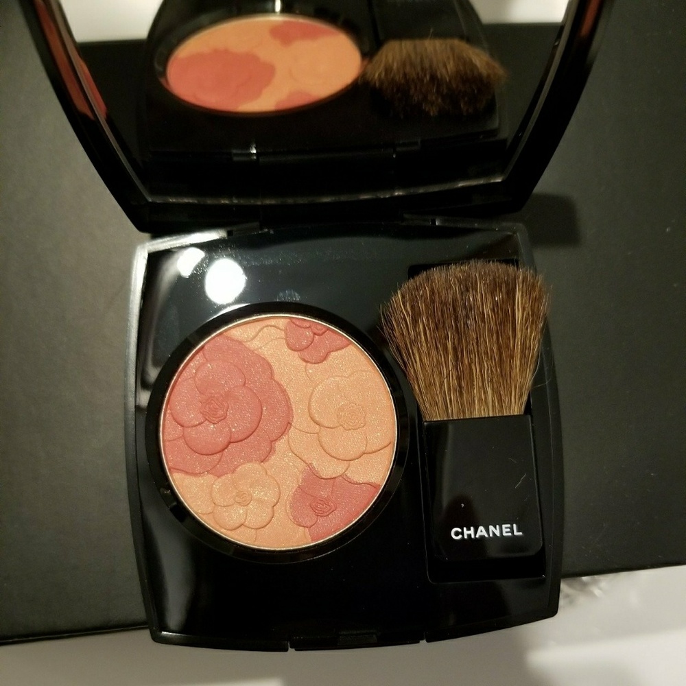 Jardin de Chanel blush in camelia peche. New